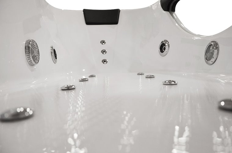 Przyścienna wanna hydromasażowa 180x88 cm MO-1002 Turbo