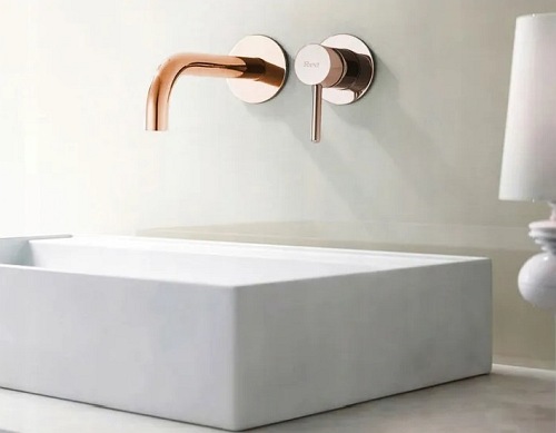 Bateria umywalkowa w kolorze miedzianym Lungo Gold Rose Rea