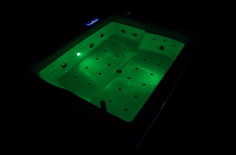 Wanna z hydromasażem prostokątna 180x150 cm MO-1666HC