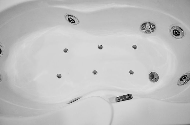 Wanna z hydromasażem asymetryczna 150x92 cm MO-0207