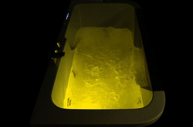 Wanna z hydromasażem przyścienna 170x85 cm MO-0061-170