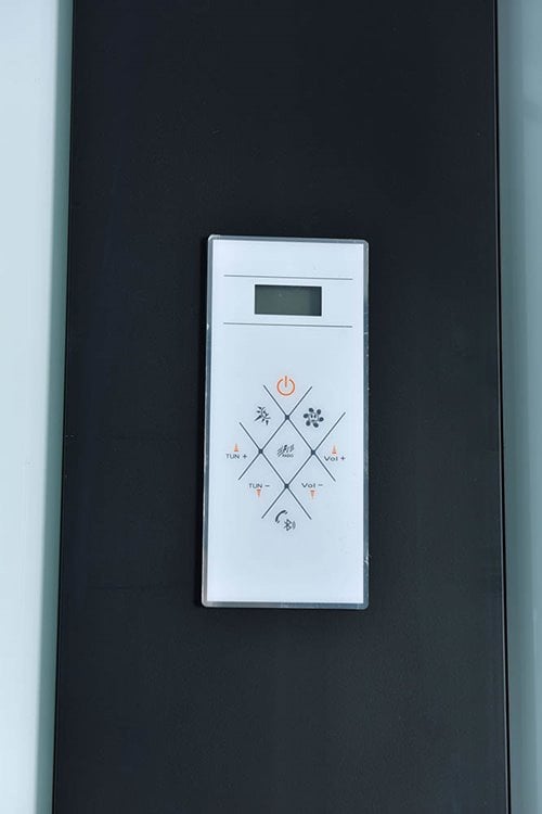 Kabina prysznicowa z hydromasażem zabudowana 100x80 Jasny środek MO-0550-810