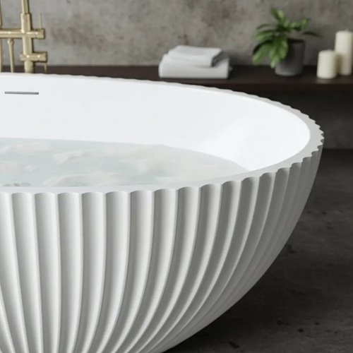 Ryflowana powierzchnia wanny detal