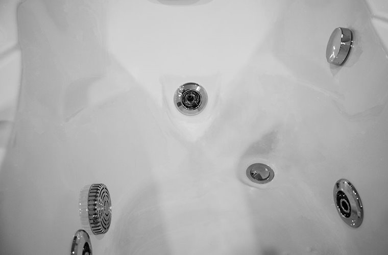 Wanna łazienkowa Spa z hydromasażem asymetryczna 160x78 cm MO-0310