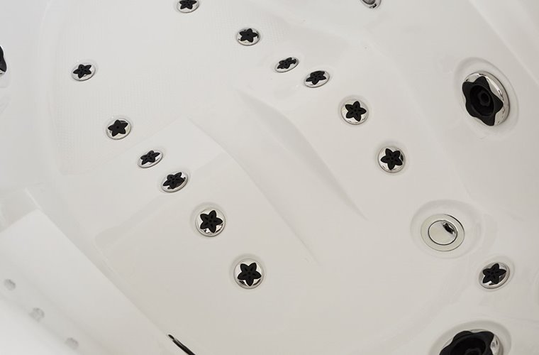 Wanna z hydromasażem narożna prawa 135x135 cm MUS-1085