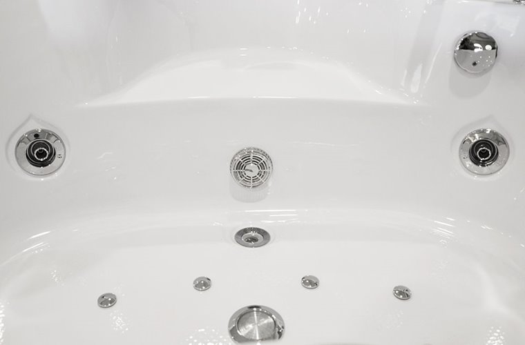 Wanna z hydromasażem narożna 135x135 cm MO-1636