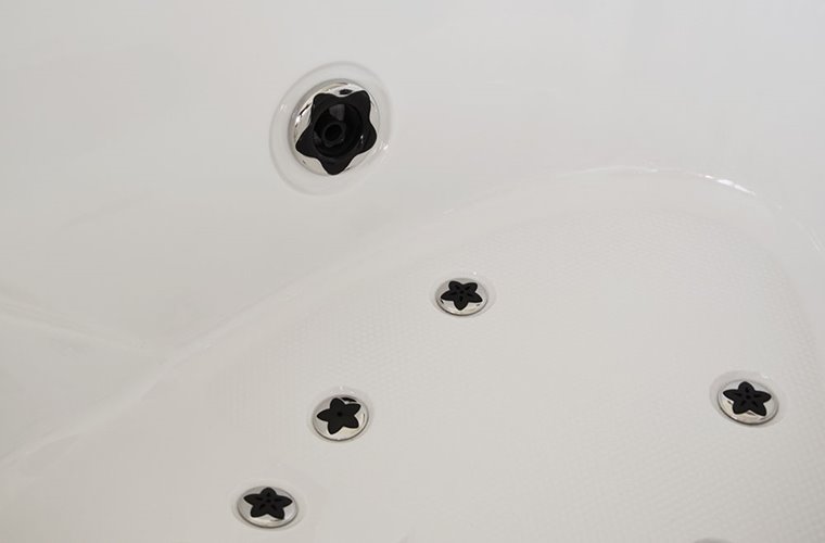 Wanna z hydromasażem narożna prawa 135x135 cm MUS-1085