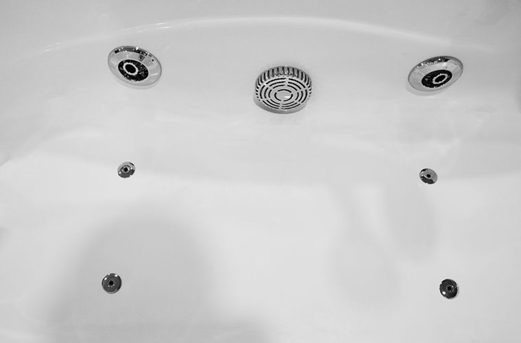 Wanna z hydromasażem prostokątna przyścienna 167x85 cm MO-0206