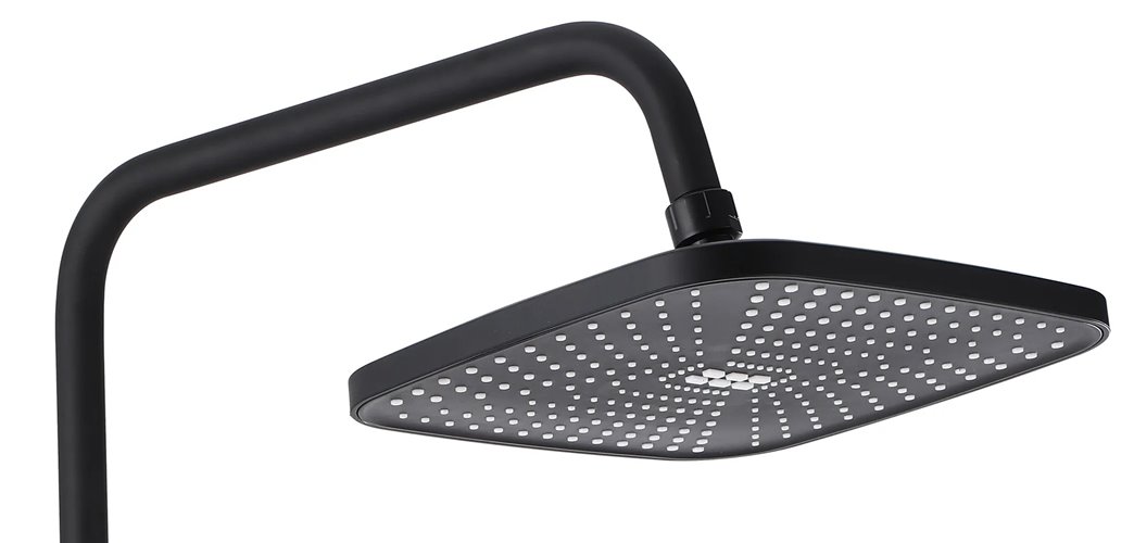 Czarny zestaw prysznicowy z wylewką Storm Rea