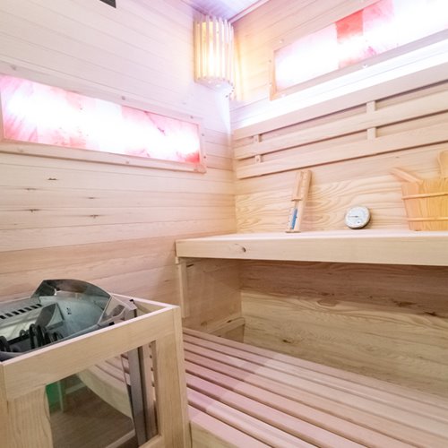 Sauna fińska 4 osobowa wysokotemperaturowa 4,5KW Harvia 140x150 cm Lark3