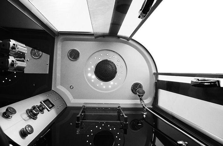 Kabina prysznicowa z hydromasażem na niskim brodziku 120x85 prawa MO-09914P