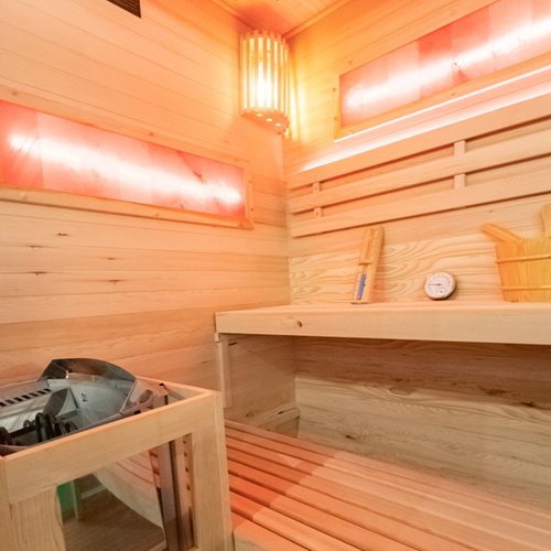 Sauna fińska 4 osobowa wysokotemperaturowa 4,5KW Harvia 140x150 cm Lark3