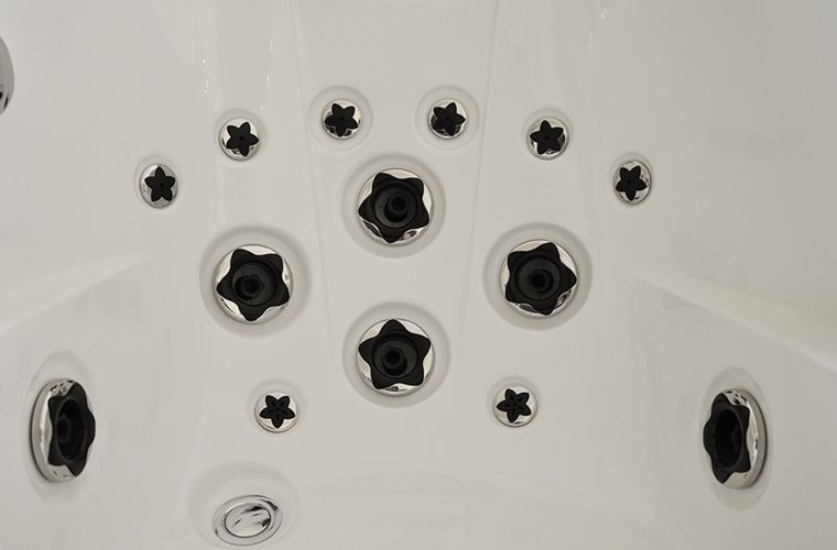 Wanna z hydromasażem narożna lewa 135x135 cm MUS-1085