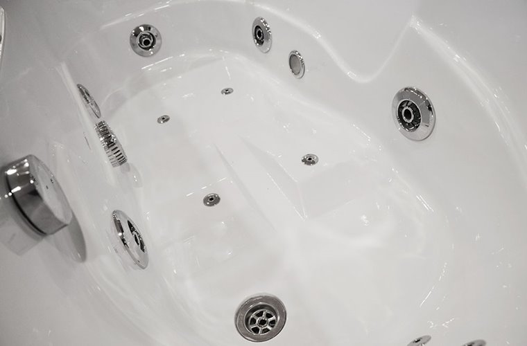 Wanna z hydromasażem prostokątna do rogu łazienki 150x83 cm MO-0204