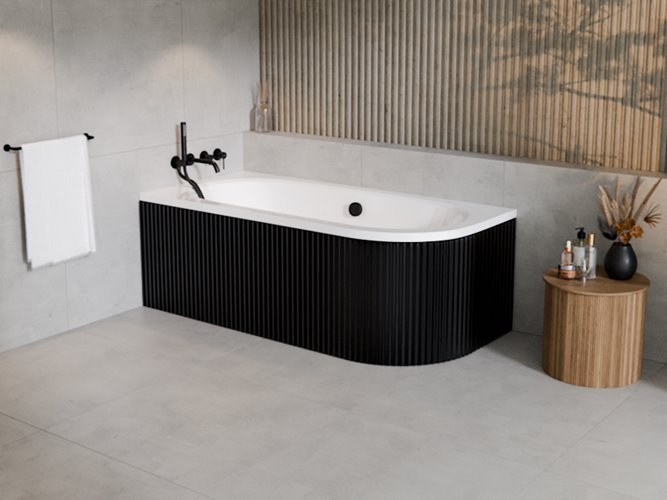 Czarno-biała ryflowana wanna asymetryczna akrylowa z obudową Avita Besco 170 cm Lewa