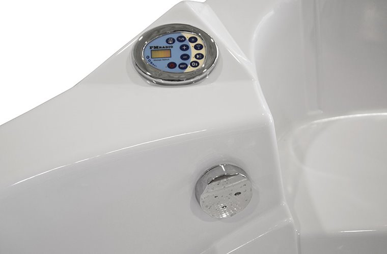 Wanna łazienkowa z hydromasażem Spa narożna 150x150 cm MO-0312