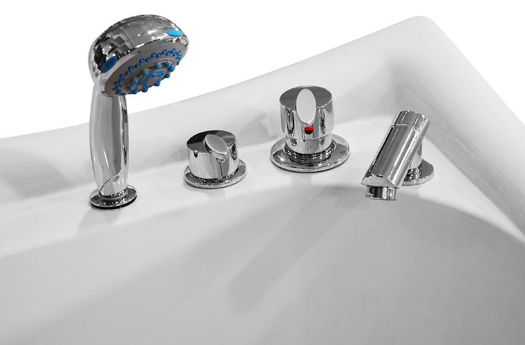 Wanna łazienkowa Spa z hydromasażem narożna 150x150 cm MO-0311