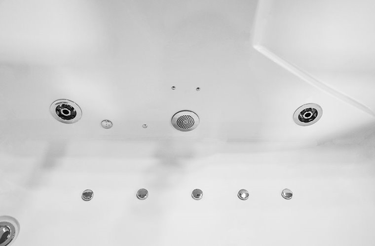 Wanna z hydromasażem przyścienna 170x85 cm MO-0061-170