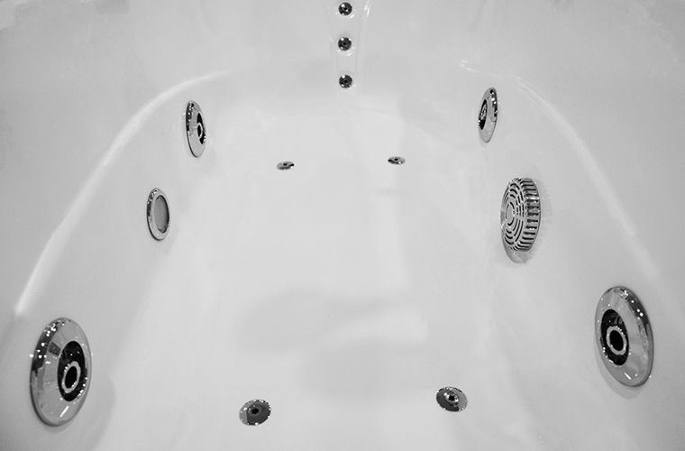 Wanna z hydromasażem prostokątna przyścienna 167x85 cm MO-0206