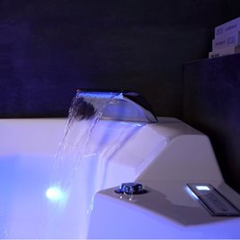 Wanna z hydromasażem narożna 155x155 cm Eos 932 Hydrosan