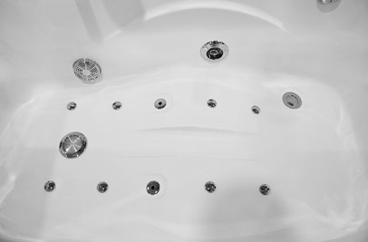 Wanna z hydromasażem Spa przyścienna 170x87 cm MO-1634HC
