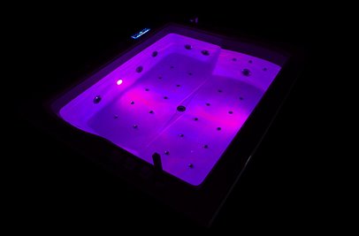 Wanna z hydromasażem prostokątna 180x150 cm MO-1666HC