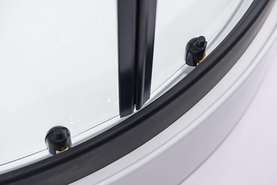 Biała kabina prysznicowa zabudowana 4 ściany na niskim brodziku 90x90 MO-0307