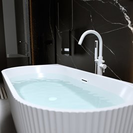 Wanna wolnostojąca przyścienna korek oraz przelew biały 150 cm Carlo Hydrosan