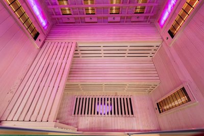 Sauna na podczerwień czteroosobowa panele sól himalajska 180X160X200CM MO-EA4R Infrared Mazur