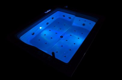 Wanna z hydromasażem prostokątna 180x150 cm MO-1666HC