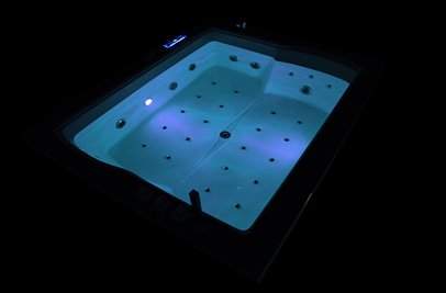 Wanna z hydromasażem prostokątna 180x150 cm MO-1666HC