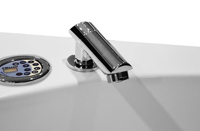 Wanna łazienkowa z hydromasażem Spa narożna 135x135 cm MO-0313