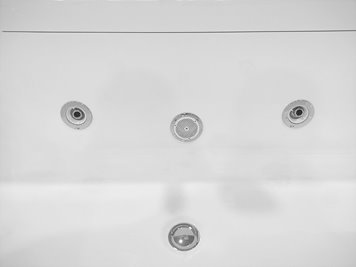 Przyścienna wanna z hydromasażem prostokątna konglomerat 150x75 cm MO-1803