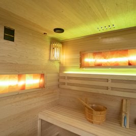 Sauna fińska 4 osobowa wysokotemperaturowa 6KW Harvia 180x160 cm Lark5-WD