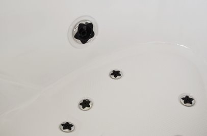 Wanna z hydromasażem narożna prawa 135x135 cm MUS-1085