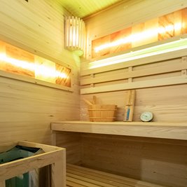 Sauna fińska 2 osobowa wysokotemperaturowa 3,5KW Harvia 120x120 cm Lark1