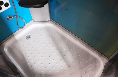 Kabina prysznicowa z hydromasażem na niskim brodziku błękitne ścianki 120x85 prawa MO-18220