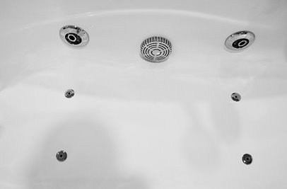 Wanna z hydromasażem prostokątna przyścienna 167x85 cm MO-0206