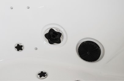 Wanna z hydromasażem narożna prawa 135x135 cm MUS-1085