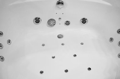 Wanna z hydromasażem narożna 135x135 cm MO-0057 biały zagłówek