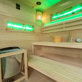 Sauna fińska 4 osobowa wysokotemperaturowa 6KW Harvia 180x160 cm Lark5-WD