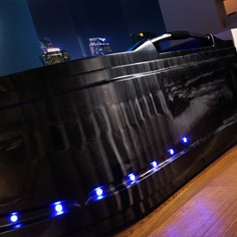 Czarna wanna z hydromasażem asymetryczna Venezia 761 Fala 180x120 prawa