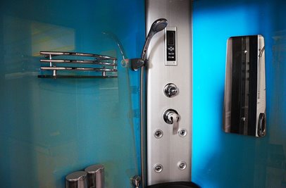 Kabina prysznicowa z hydromasażem na niskim brodziku błękitne ścianki 120x85 lewa MO-18218