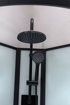 Biała kabina prysznicowa zabudowana 4 ściany na niskim brodziku 90x90 MO-0307