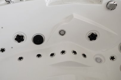 Wanna z hydromasażem narożna prawa 135x135 cm MUS-1085