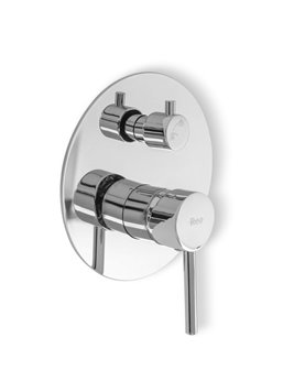 Chromowany zestaw natryskowy podtynkowy Lungo chrom Rea