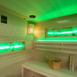 Sauna fińska 4 osobowa wysokotemperaturowa 6KW Harvia 180x160 cm Lark5-WD