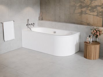 Biała ryflowana wanna asymetryczna akrylowa z obudową Avita Besco 170 cm Lewa