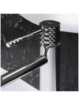 Bateria umywalkowa wysoka Rea Lungo Diamond Chrom