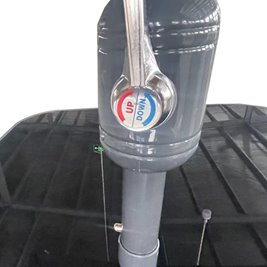 Zestaw mebli ogrodowych metalowych stół, krzesła, parasol Albena kolor szary